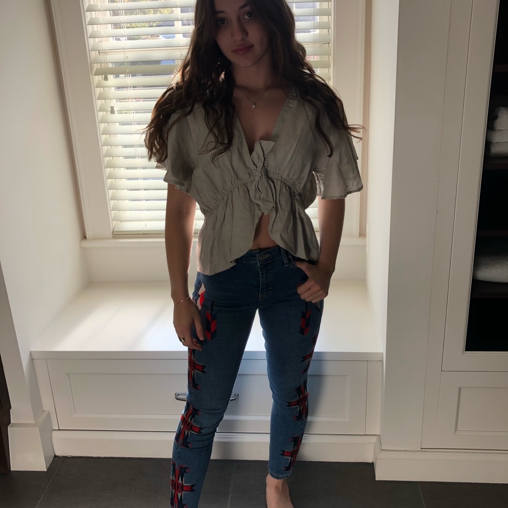 Grey top - Picture 2 of 4